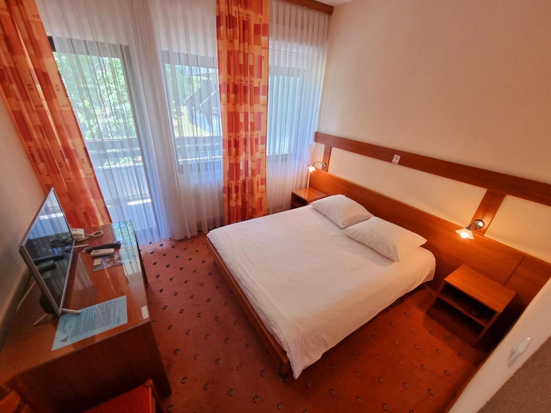 Hotel Ada Bihać Kültér fotó